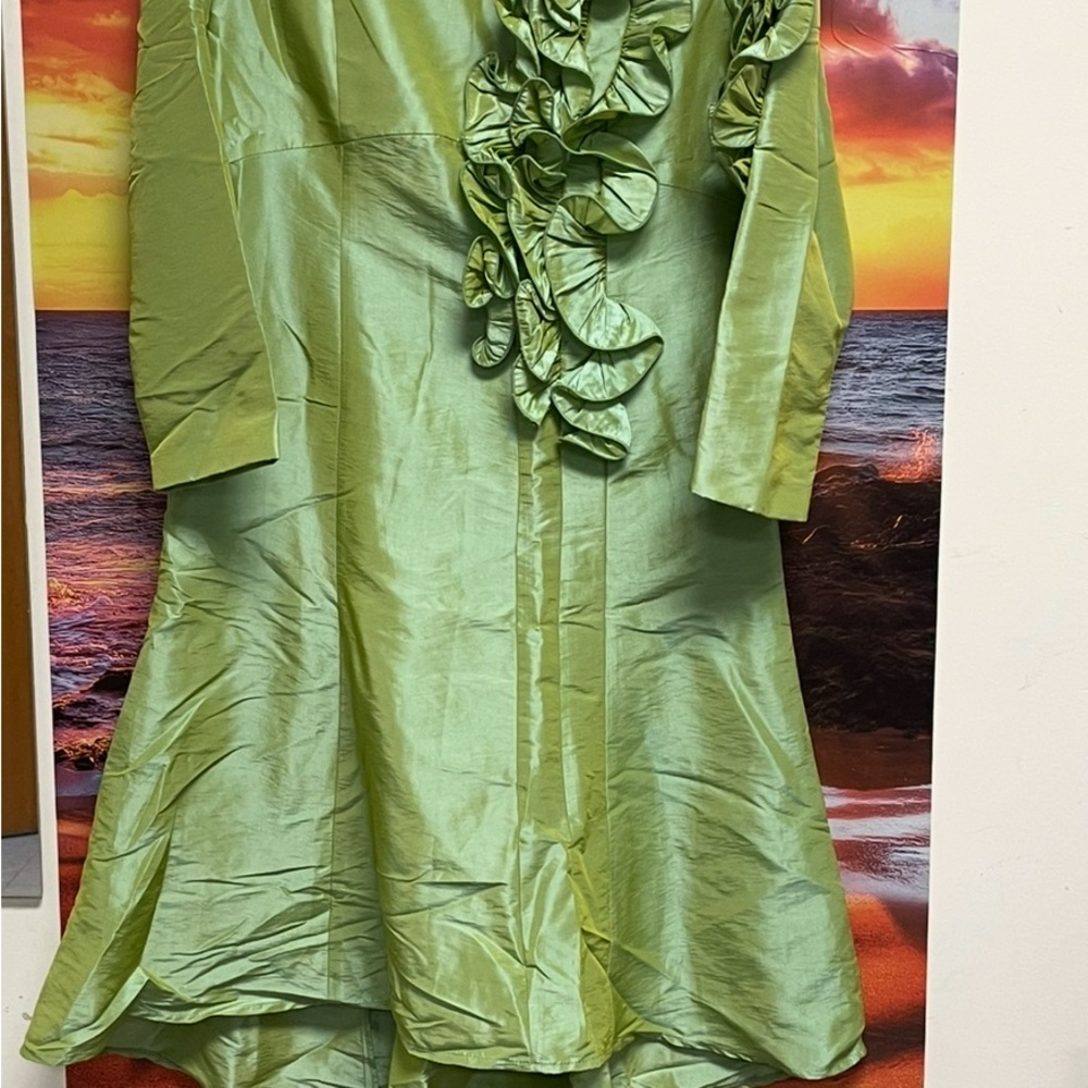 Chic Long Sleeve Green Dress with Ruffle Detail